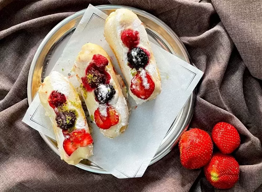 FOREST FRUIT ECLAIR